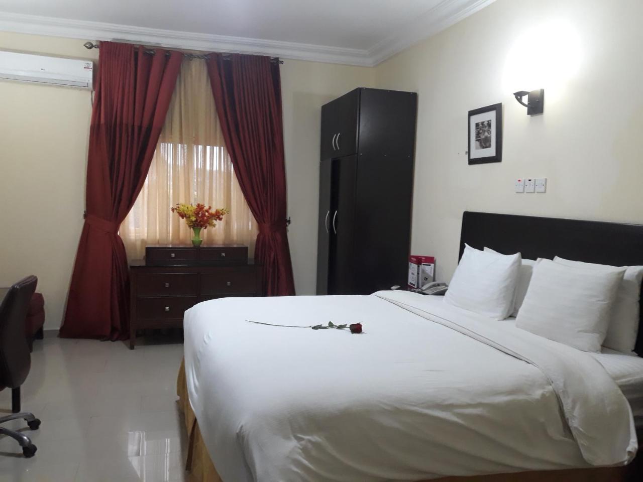 Hotel Reno Abuja Kültér fotó